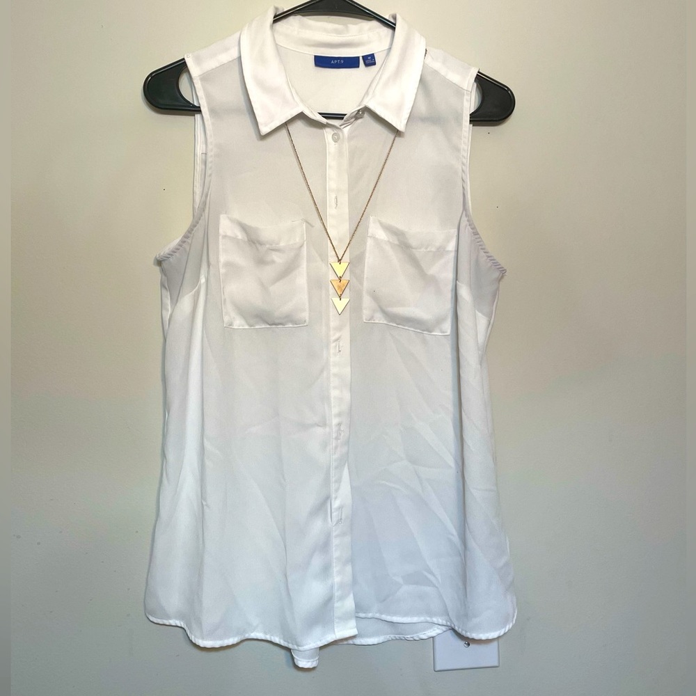 Sleeveless button up